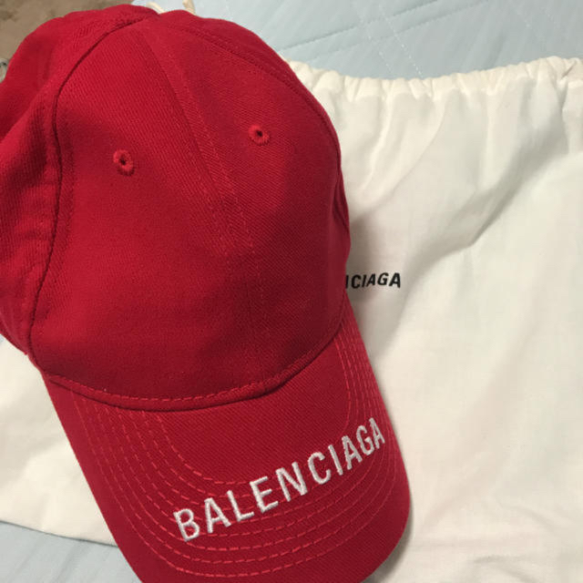 balenciaga キャップ　赤