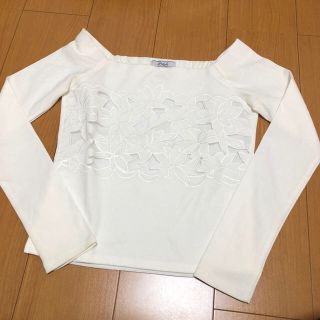 デイライルノアール(Delyle NOIR)の★ Delylenoir デイライルノアール 刺繍オフショル トップス(カットソー(長袖/七分))