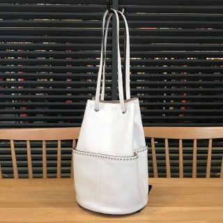 ジェイアンドエムデヴィッドソン(J&M DAVIDSON)の美品 J&M DAVIDSON mini daisy 巾着 ハンドバッグ 白(ハンドバッグ)