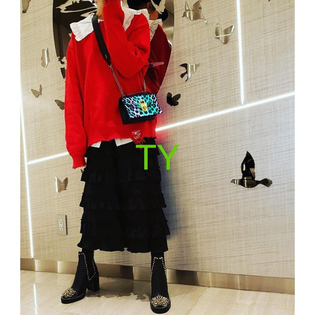 ZARA(ザラ)の完売品　ザラ　M　丸襟　フリル　ブラウス　ピーターパン　シャツ　ワンピ　スカート レディースのトップス(シャツ/ブラウス(長袖/七分))の商品写真