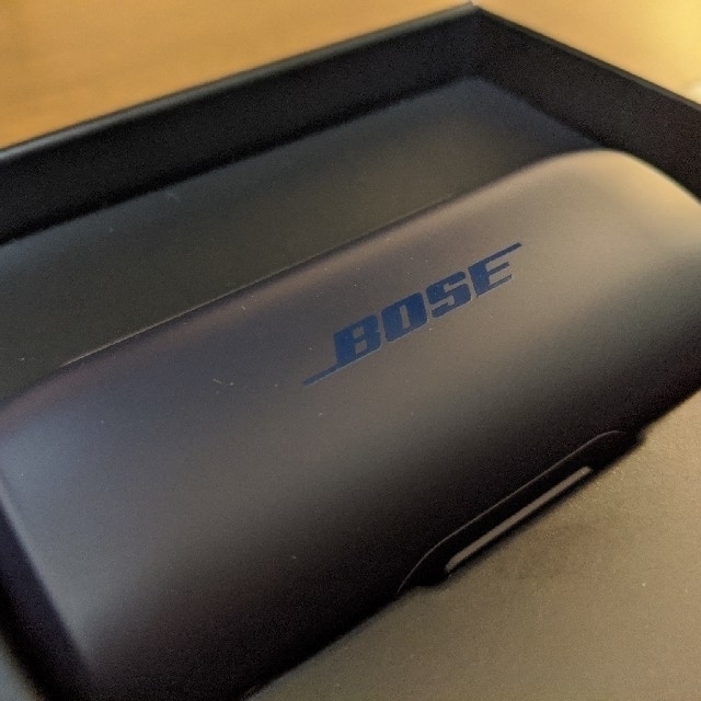 BOSE(ボーズ)の【新品同様】Bose SoundSport Free ミッドナイドブルー スマホ/家電/カメラのオーディオ機器(ヘッドフォン/イヤフォン)の商品写真