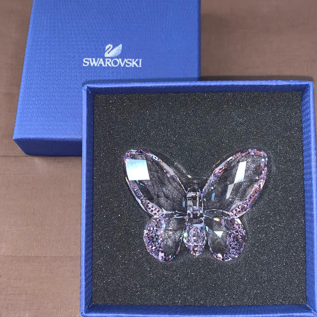 ツをネット通販で購入  Jewel Butterfly フィギュリン SWAROVSKI 置物