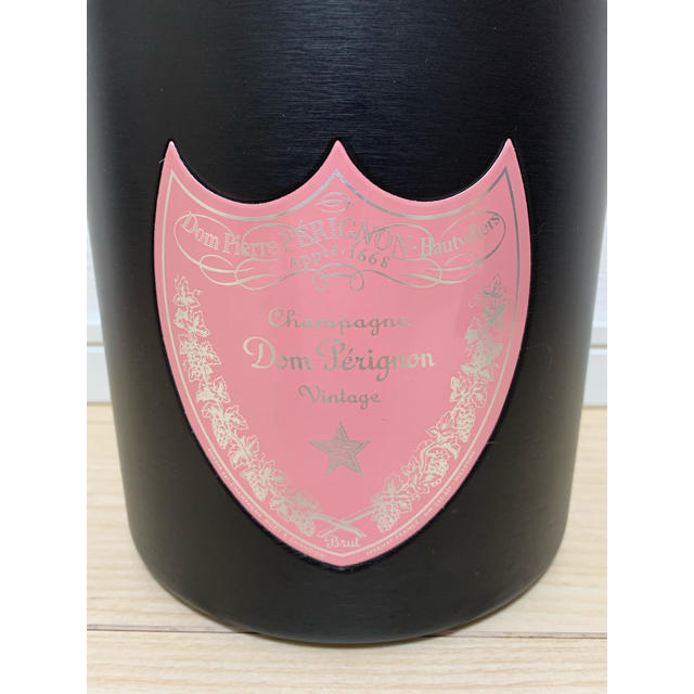 Dom Pérignon(ドンペリニヨン)の正規品　ドン・ペリニヨン　マークニューソン 食品/飲料/酒の酒(シャンパン/スパークリングワイン)の商品写真