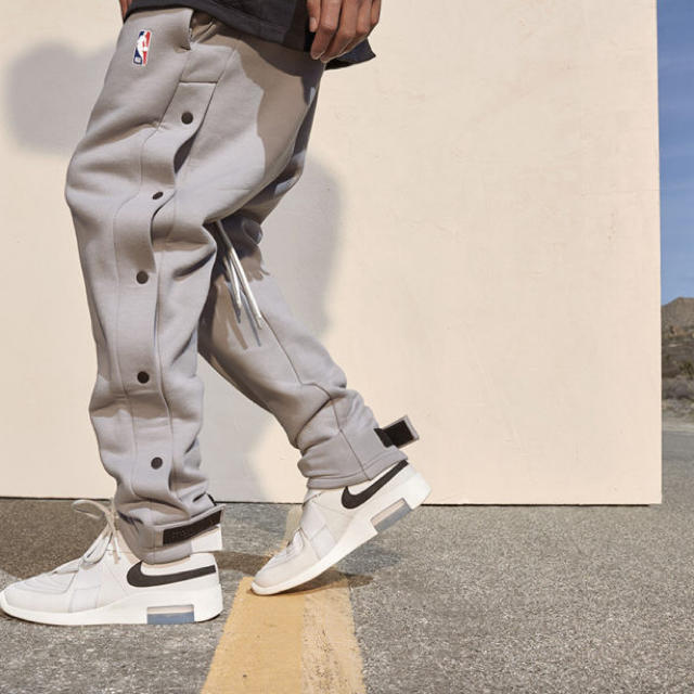 新品 NIKE FEAR OF GOD パンツ L 新品 NIKE FEAR OF GOD パンツ L