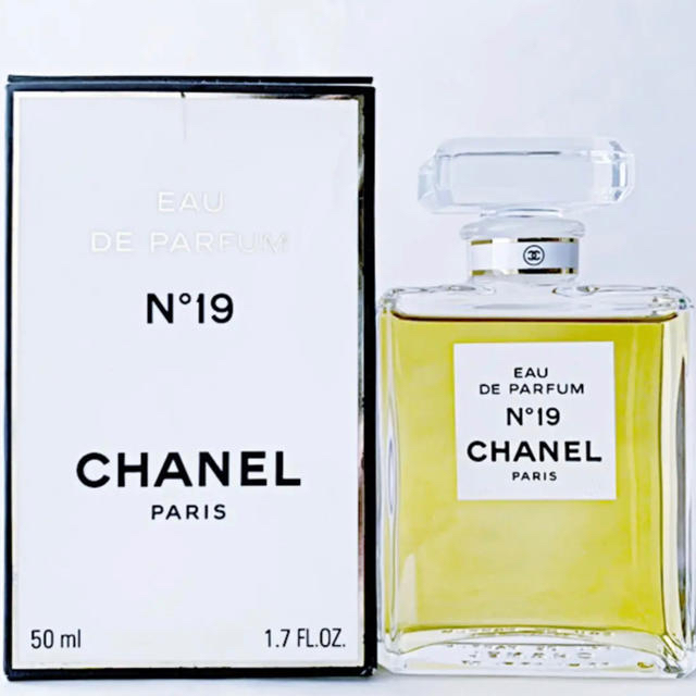 CHANEL(シャネル)の⭐️RIEBON様専用⭐️シャネル No.19 EDP SP 50ml コスメ/美容の香水(香水(女性用))の商品写真