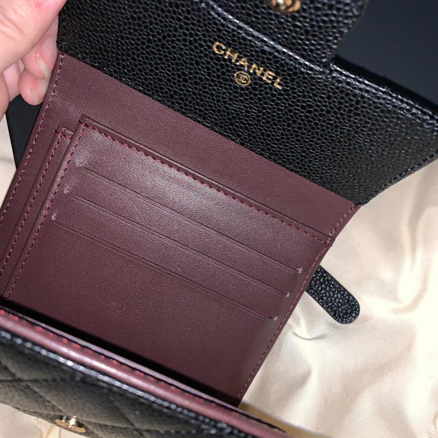 CHANEL(シャネル)の【美品】CHANEL マトラッセ　二つ折り財布 レディースのファッション小物(財布)の商品写真