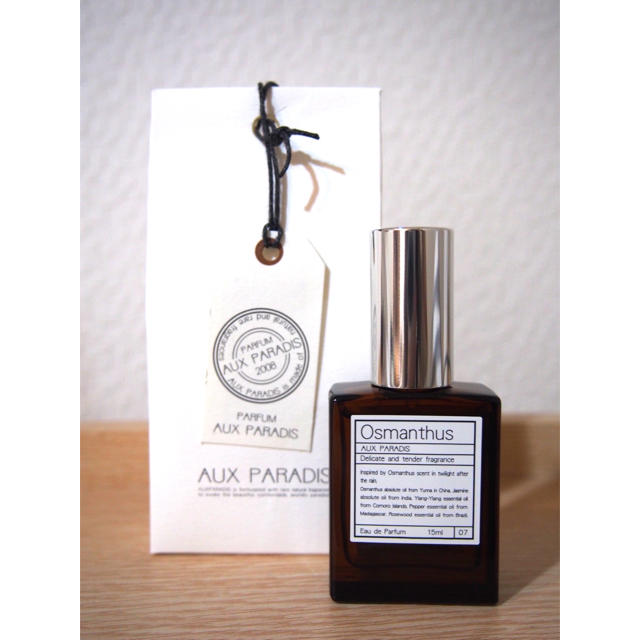 AUX PARADIS(オゥパラディ)の新品AUX PARADIS Osmanthus オールドパルファム コスメ/美容の香水(香水(女性用))の商品写真