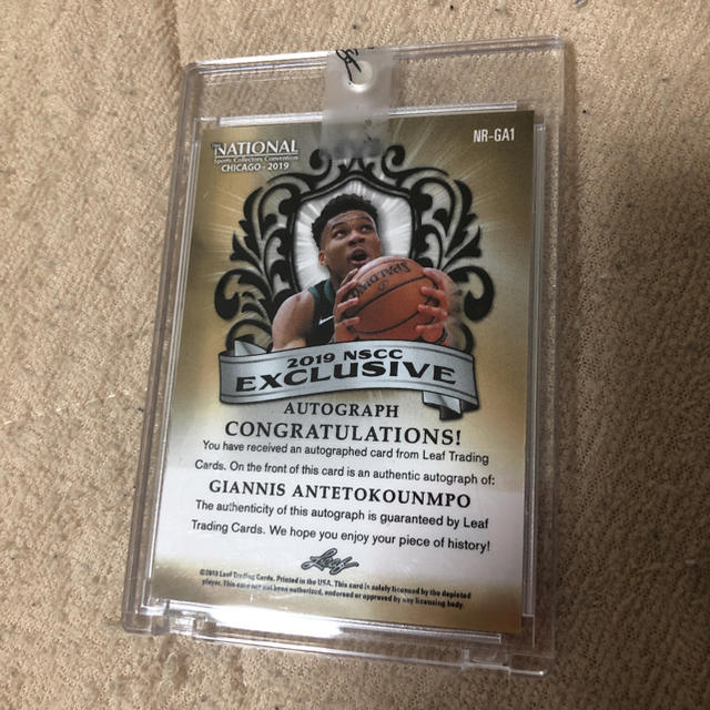 Giannis Antetokounmpo leaf社　直筆サインカード　1/1 エンタメ/ホビーのタレントグッズ(スポーツ選手)の商品写真