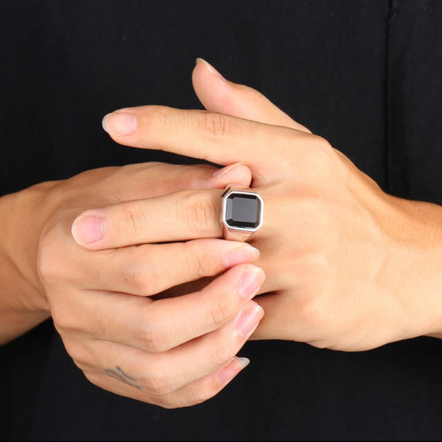 ブラックオニキス スクエアカット ゴールドスクエアリング 18KGP メンズのアクセサリー(リング(指輪))の商品写真