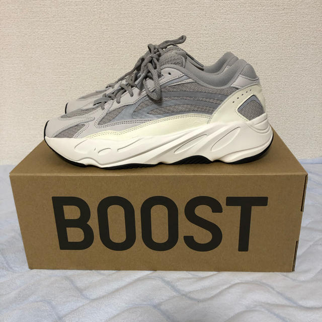 靴/シューズyeezy 700v2