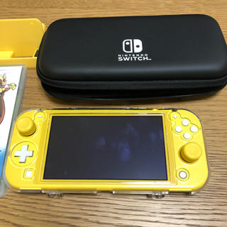 ニンテンドースイッチ(Nintendo Switch)の任天堂スイッチライト　イエロー　ポケモン　ソード(携帯用ゲーム機本体)