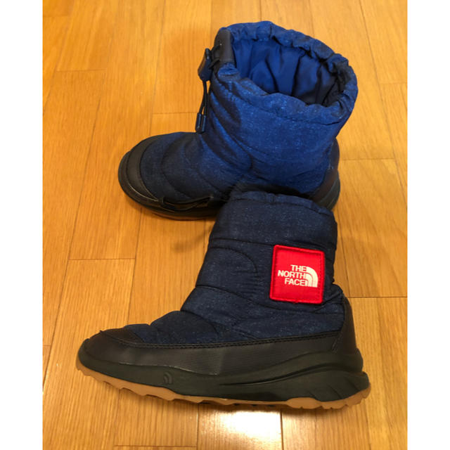 THE NORTH FACE(ザノースフェイス)のTHE NORTH FACH 冬靴 22cm キッズ/ベビー/マタニティのキッズ靴/シューズ(15cm~)(アウトドアシューズ)の商品写真