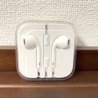 アイフォーン(iPhone)の【新品未使用】iPhoneイヤホン 純正品(ヘッドフォン/イヤフォン)