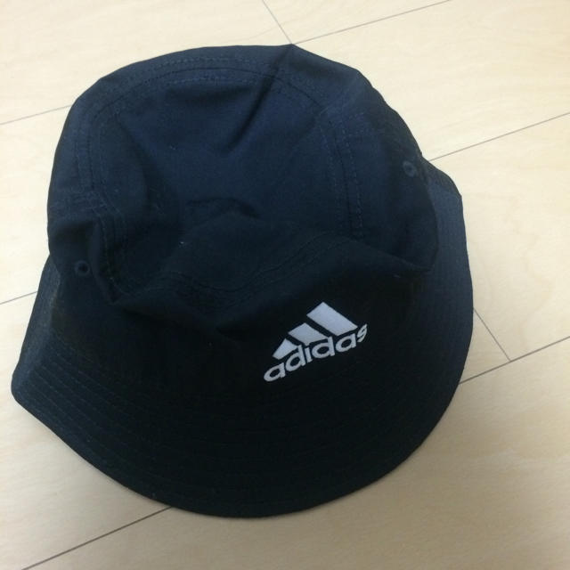 adidas(アディダス)のadidas バケットハット レディースの帽子(ハット)の商品写真