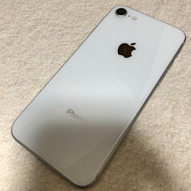 [値下げ済み価格]iPhone 8 Silver 64 GB SIMフリースマートフォン本体