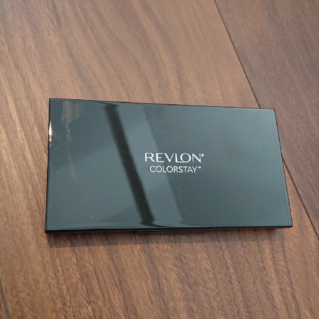 REVLON(レブロン)のレブロン ファンデーション ケース コスメ/美容のベースメイク/化粧品(ファンデーション)の商品写真