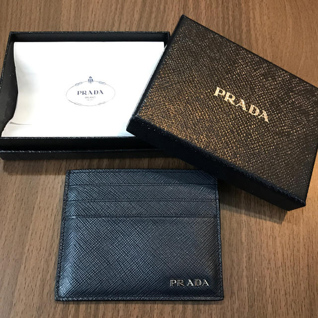 PRADA カード入れ