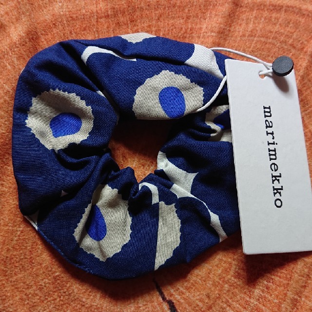 marimekko(マリメッコ)のmarimekko シュシュ ハンドメイドのアクセサリー(ヘアアクセサリー)の商品写真