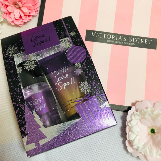 Victoria's Secret(ヴィクトリアズシークレット)のヴィクトリアシークレット　ミスト&クリーム コスメ/美容のボディケア(ボディクリーム)の商品写真