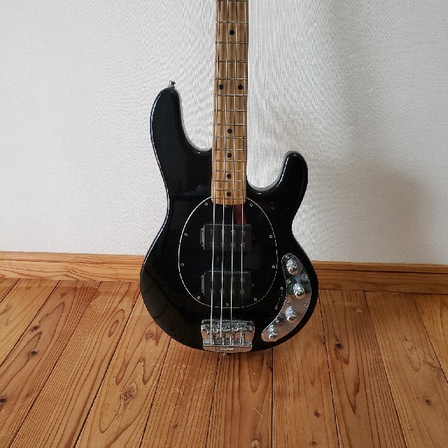 MUSIC MAN Sting Ray　ベース（ESPのストラップ　プレゼント） 1