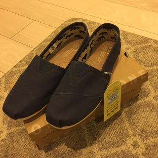 トムズ(TOMS)のTOMS classic ネイビー 27cm(M9) メンズ(スリッポン/モカシン)