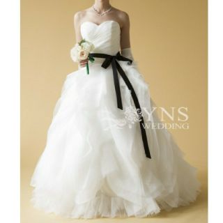 ヴェラウォン(Vera Wang)のパニエ込み♡YNS ヴェラウォン ダイアナ風ドレス♡木馬リボンのおまけ付き♡(ウェディングドレス)