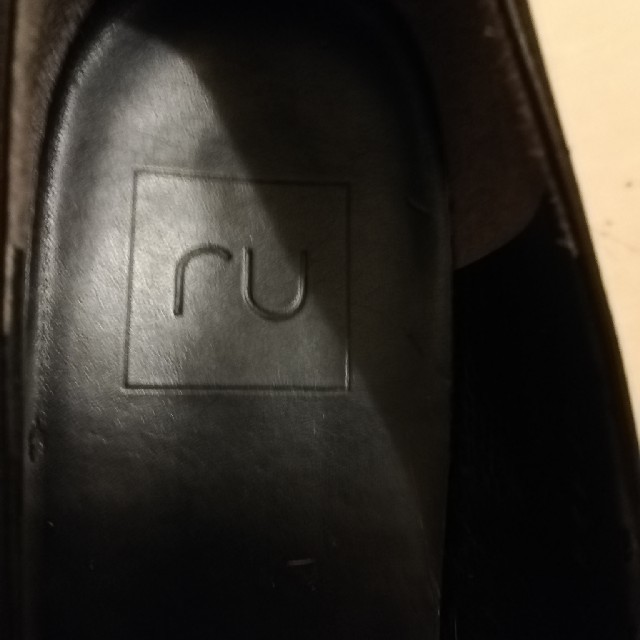 RU(アールユー)のパンプス　黒　24 レディースの靴/シューズ(ハイヒール/パンプス)の商品写真