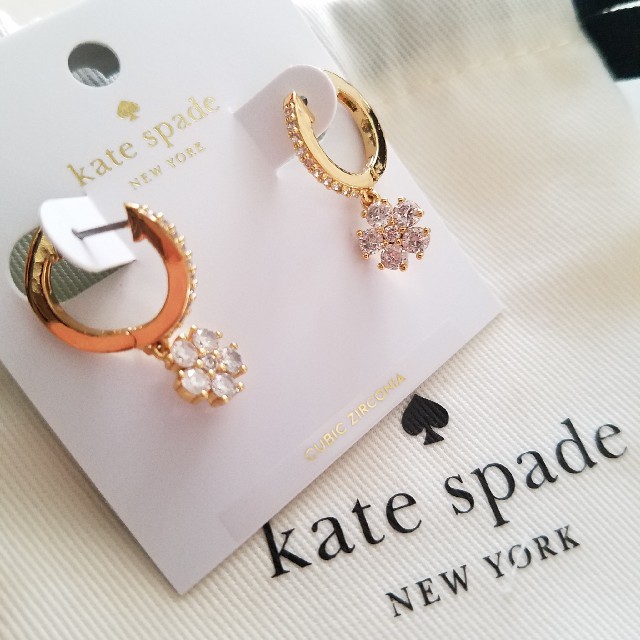 kate spade new york(ケイトスペードニューヨーク)の新品【ケイトスペード】フラワー ドロップピアス ゴールド レディースのアクセサリー(ピアス)の商品写真