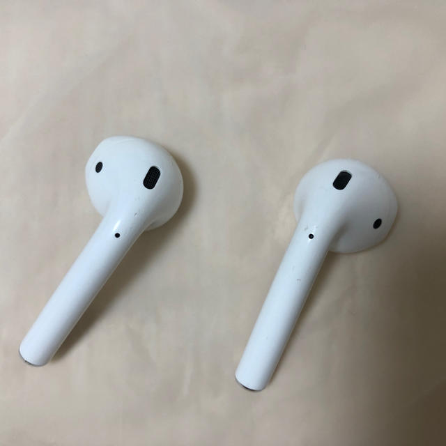 Apple(アップル)のAirPods スマホ/家電/カメラのオーディオ機器(ヘッドフォン/イヤフォン)の商品写真