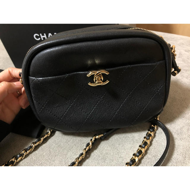 CHANEL マトラッセ　カメラケース レディースのバッグ(ショルダーバッグ)の商品写真