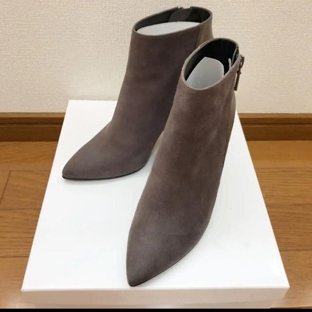 DIANA(ダイアナ)の【美品】　TALANTON ショートブーツ　23.5㎝ レディースの靴/シューズ(ブーティ)の商品写真