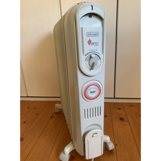 DeLonghi - 中古★デロンギ製 オイルヒーター V551115EFSの通販 by プチプチ's shop｜デロンギならラクマ