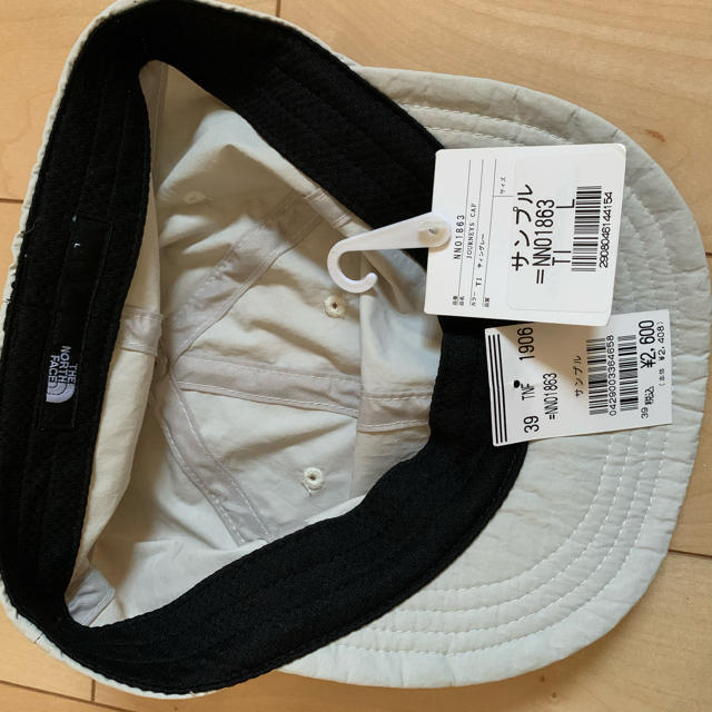 THE NORTH FACE(ザノースフェイス)のノースフェイス　ベージュ　キャップ　新品　Lサイズ メンズの帽子(キャップ)の商品写真