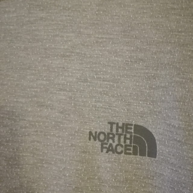 THE NORTH FACE(ザノースフェイス)の【あやまんかんとく様専用】THE NORTH FACE 　肌着　二枚 メンズのメンズ その他(その他)の商品写真