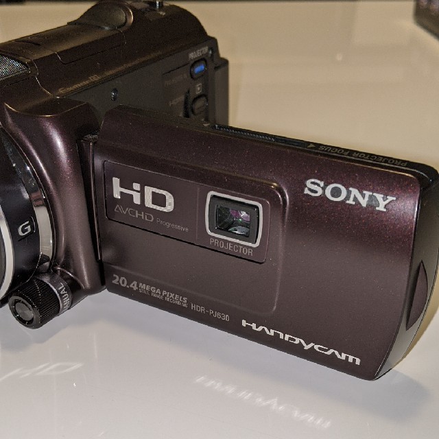 SONY(ソニー)の美品 SONY ハンディカム HDR-PJ630V ボルドーブラウン スマホ/家電/カメラのカメラ(ビデオカメラ)の商品写真