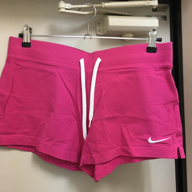 NIKE(ナイキ)のNIKE ショーパン レディースのパンツ(ショートパンツ)の商品写真