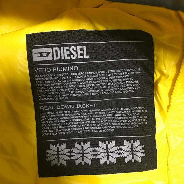 DIESEL(ディーゼル)のディーゼル　ダウン レディースのジャケット/アウター(ダウンジャケット)の商品写真