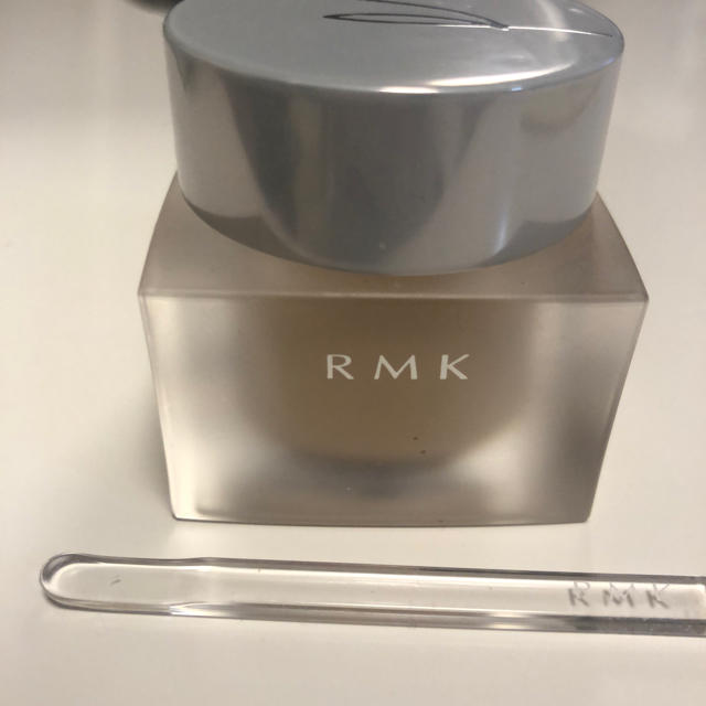 RMK(アールエムケー)のRMKクリーミィファンデーション102 コスメ/美容のベースメイク/化粧品(ファンデーション)の商品写真