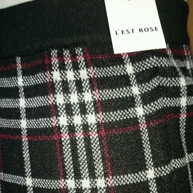 L'EST ROSE(レストローズ)のレストローズ新品未使用タグ付きスカート レディースのスカート(ひざ丈スカート)の商品写真