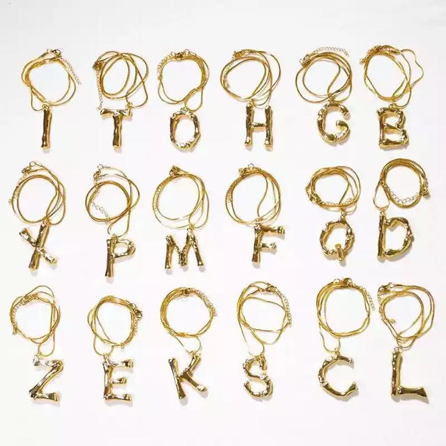 celine - イニシャルネックレス アルファベット Y ゴールドの通販 by