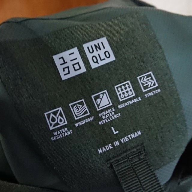 UNIQLO(ユニクロ)のブロックテックパーカー L メンズのジャケット/アウター(マウンテンパーカー)の商品写真