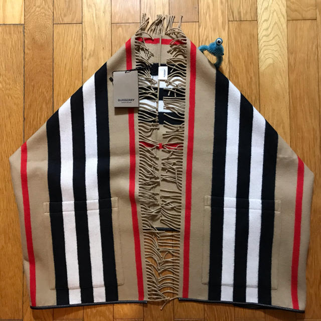 BURBERRY(バーバリー)の【新品】Burberry アイコンストライプ ウールカシミア ジャカードケープ レディースのジャケット/アウター(ポンチョ)の商品写真