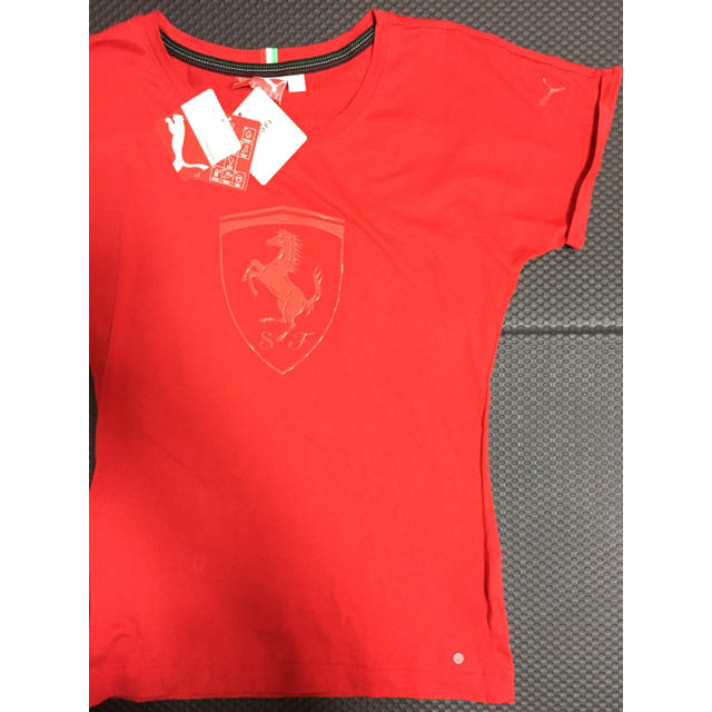 Ferrari(フェラーリ)のフェラーリプーマコラボTシャツ レディースのトップス(Tシャツ(半袖/袖なし))の商品写真