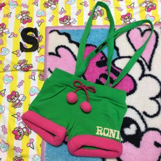 ロニィ(RONI)の新品★訳ありRONI★モコモコサロペットショートパンツ★S(パンツ/スパッツ)