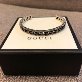 グッチ(Gucci)のGUCCI Gロゴ アラベスク ブレスレット バングル 燻(ブレスレット/バングル)