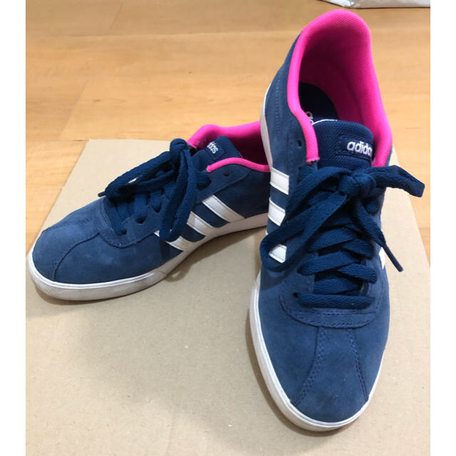 adidas(アディダス)のアディダス　レディース　シューズ24.5 レディースの靴/シューズ(スニーカー)の商品写真