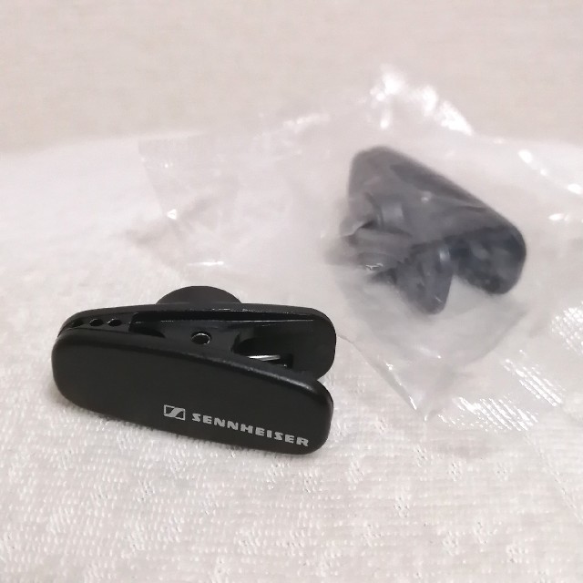 SENNHEISER(ゼンハイザー)のSENNHEISER ゼンハイザー ケーブルクリップ2個 スマホ/家電/カメラのオーディオ機器(ヘッドフォン/イヤフォン)の商品写真