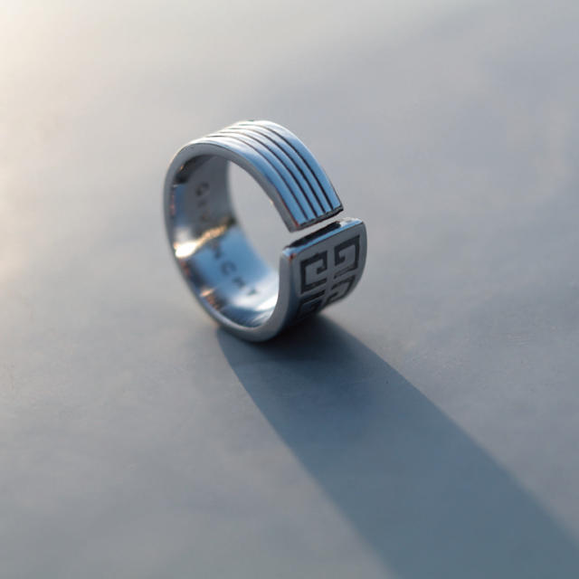 GIVENCHY(ジバンシィ)のGIVENCHY 指輪　ジバンシイ レディースのアクセサリー(リング(指輪))の商品写真