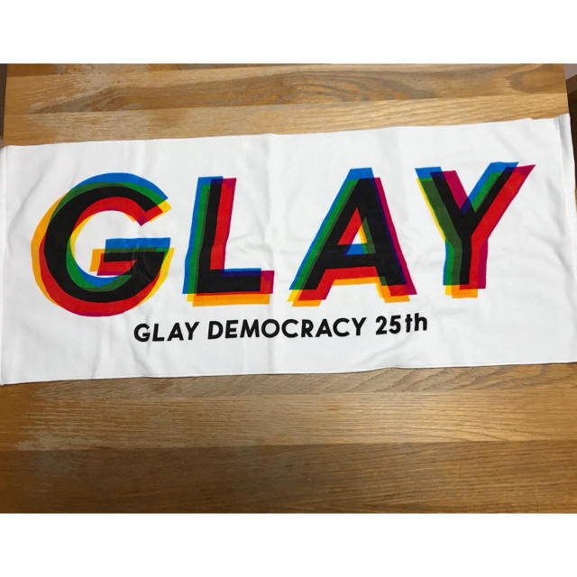 GLAY DEMOCRACY タオル エンタメ/ホビーのタレントグッズ(ミュージシャン)の商品写真