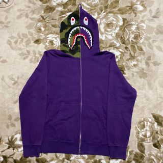 アベイシングエイプ(A BATHING APE)のAPE BAPE SHARK HOODIE パーカー　シャークパーカー　紫　XL(パーカー)